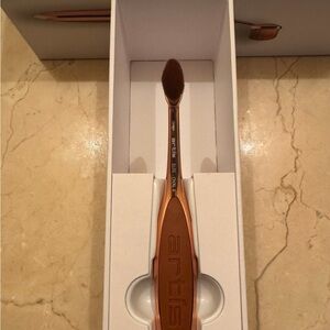 Artis Elite Oval 3 Brush